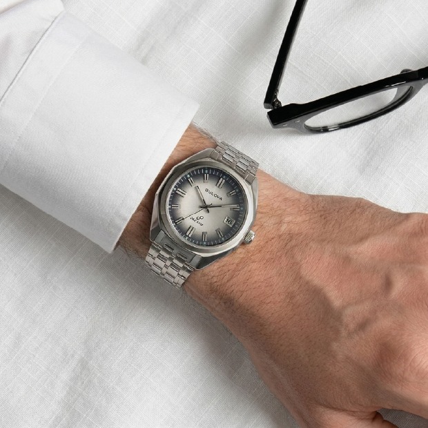 Bulova 1973 Jet Star 96B472 Precisionist Erkek Kol Saati - Görsel 2